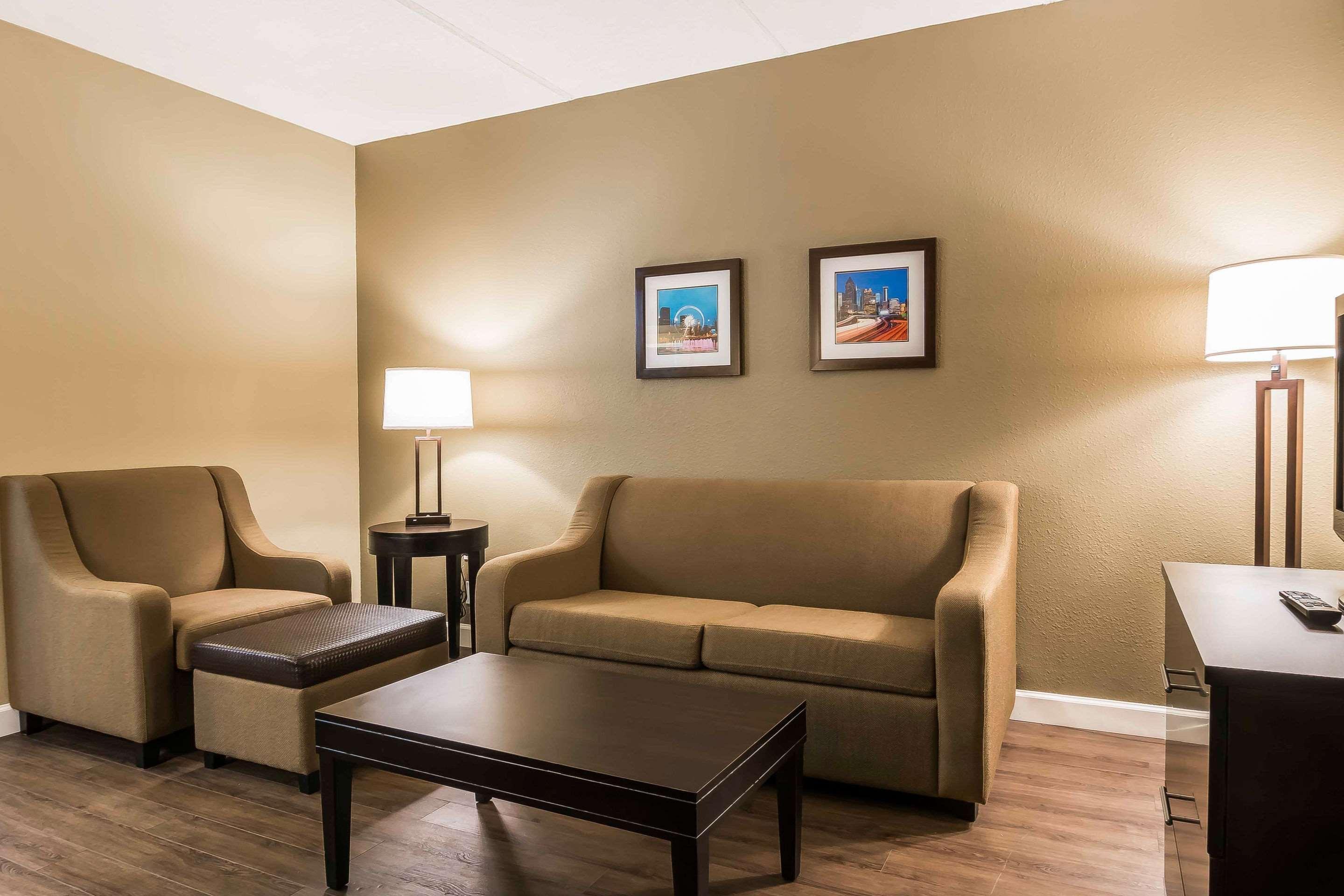 Comfort Inn&Suites near Six Flags Lithia Springs Eksteriør bilde