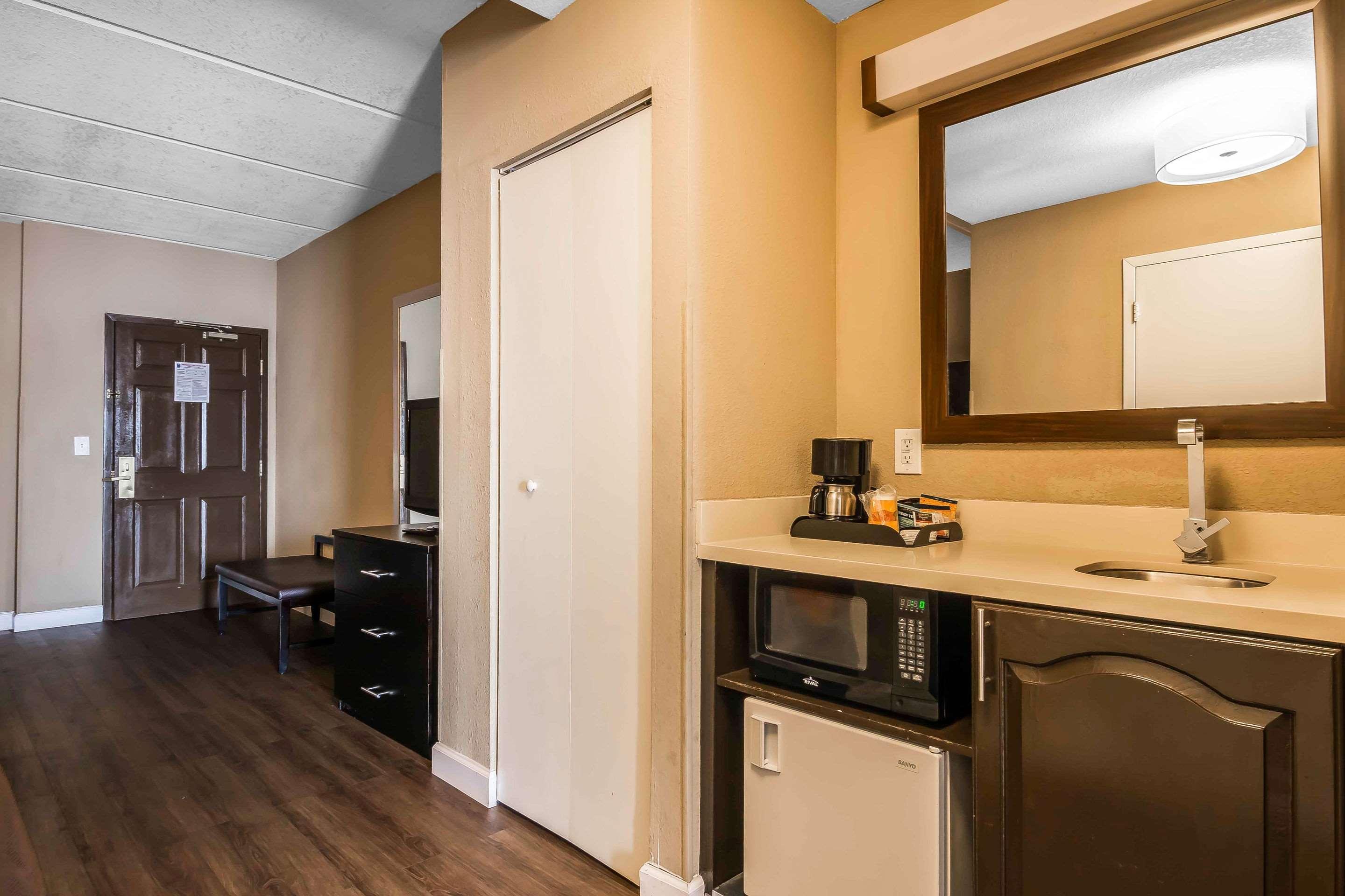 Comfort Inn&Suites near Six Flags Lithia Springs Eksteriør bilde
