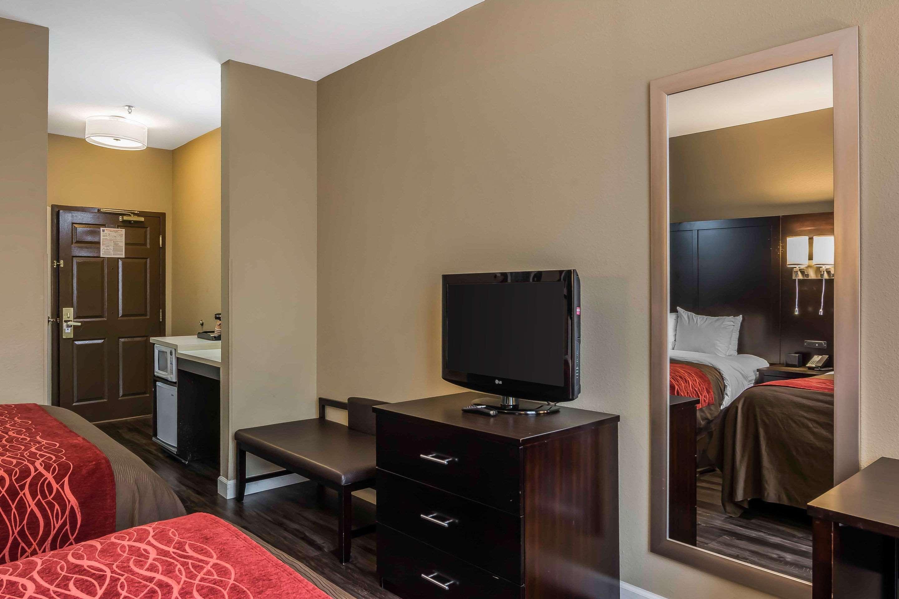 Comfort Inn&Suites near Six Flags Lithia Springs Eksteriør bilde