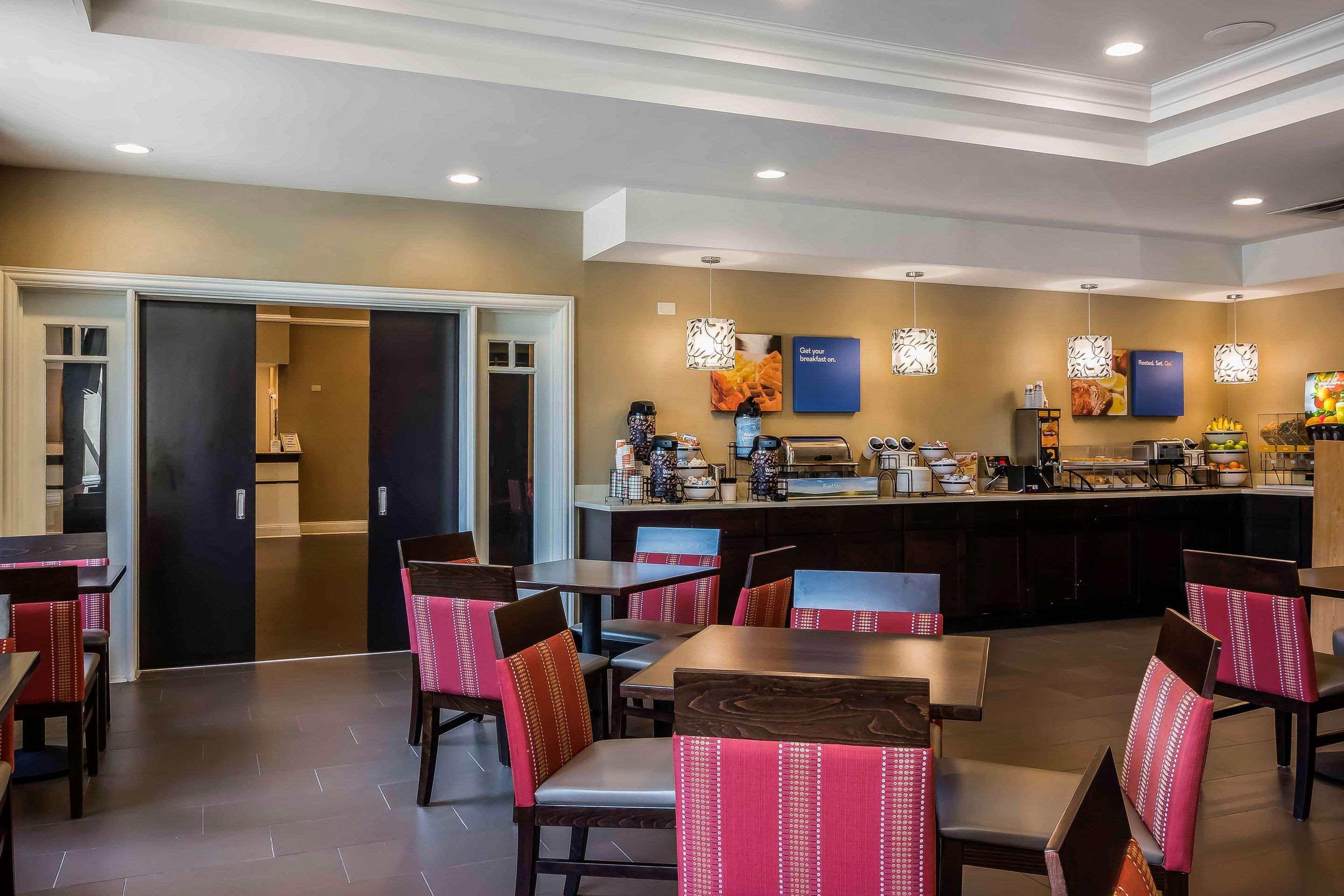 Comfort Inn&Suites near Six Flags Lithia Springs Eksteriør bilde