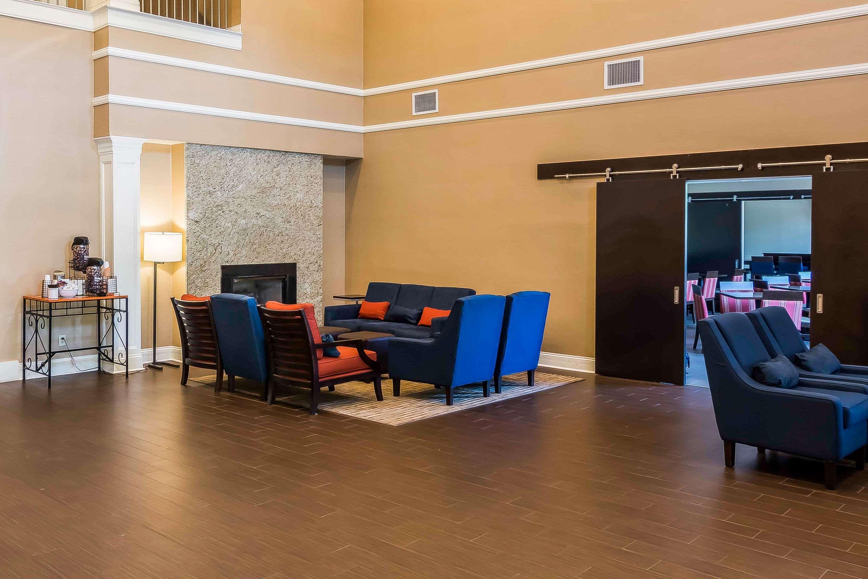 Comfort Inn&Suites near Six Flags Lithia Springs Eksteriør bilde