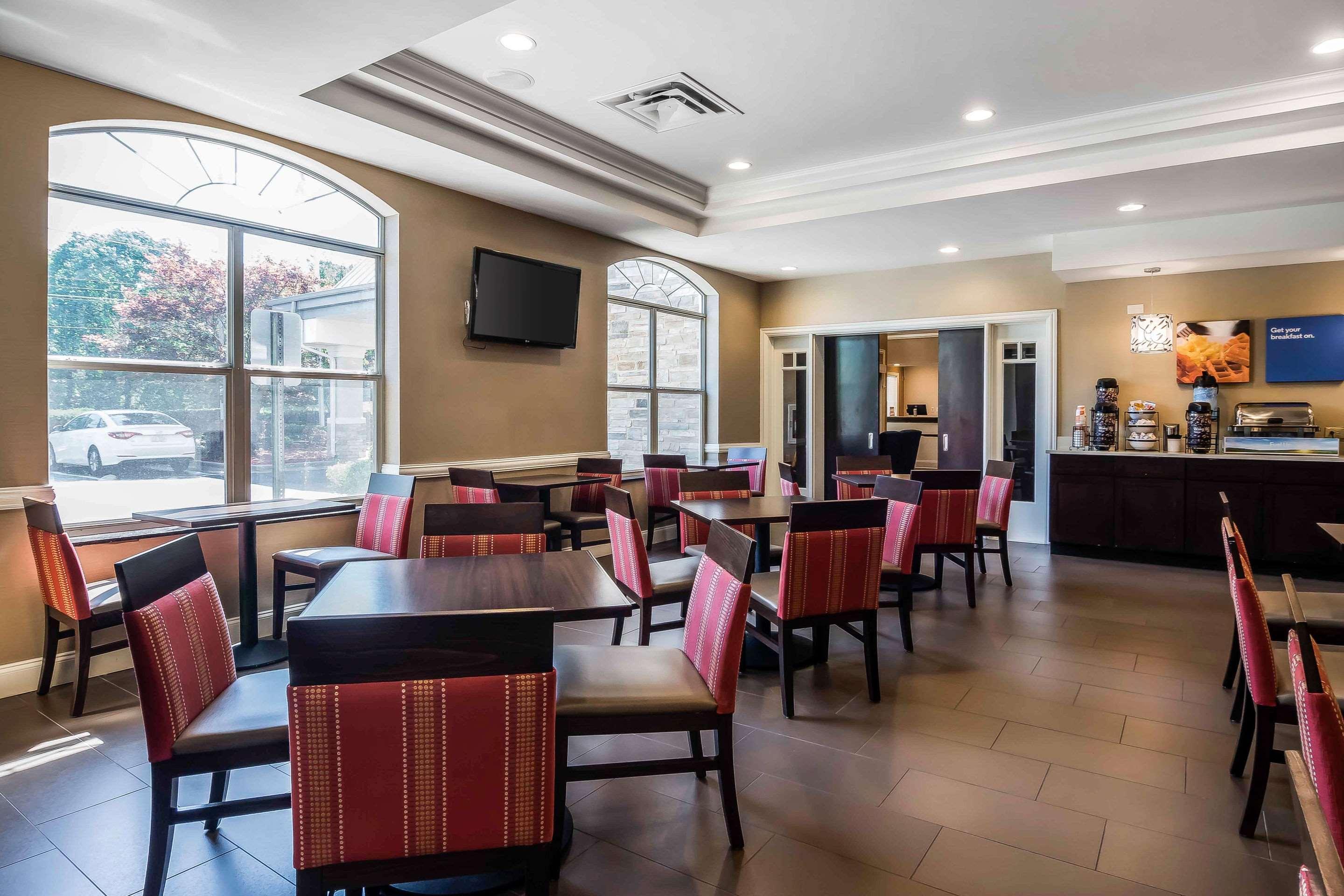 Comfort Inn&Suites near Six Flags Lithia Springs Eksteriør bilde