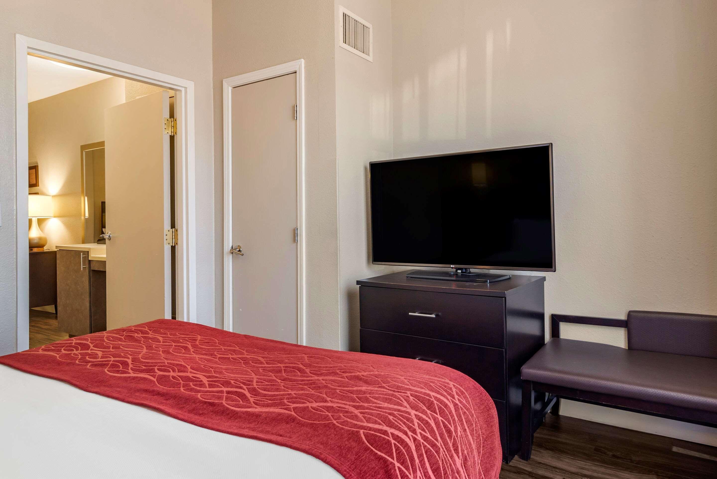 Comfort Inn&Suites near Six Flags Lithia Springs Eksteriør bilde