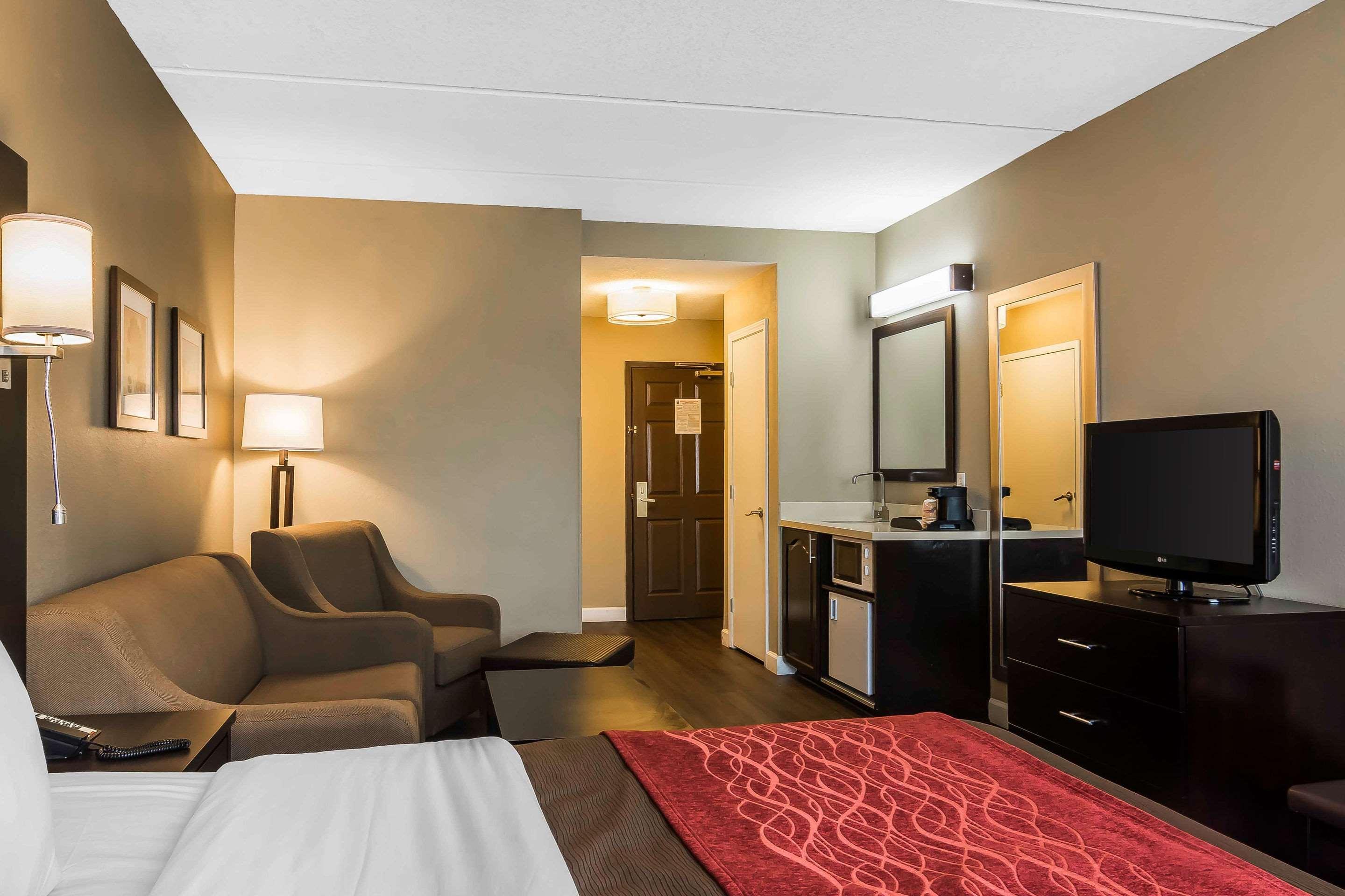 Comfort Inn&Suites near Six Flags Lithia Springs Eksteriør bilde