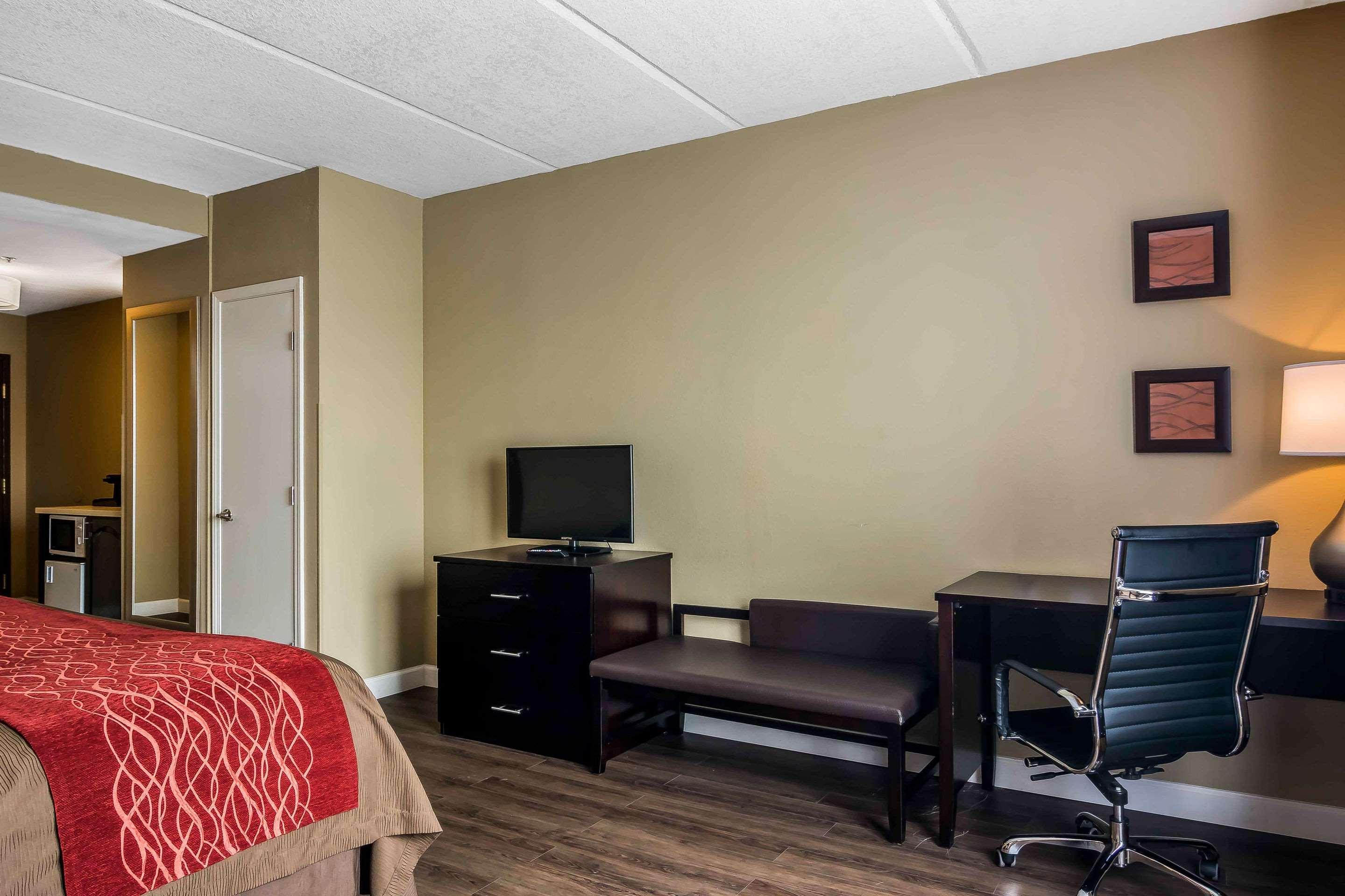 Comfort Inn&Suites near Six Flags Lithia Springs Eksteriør bilde