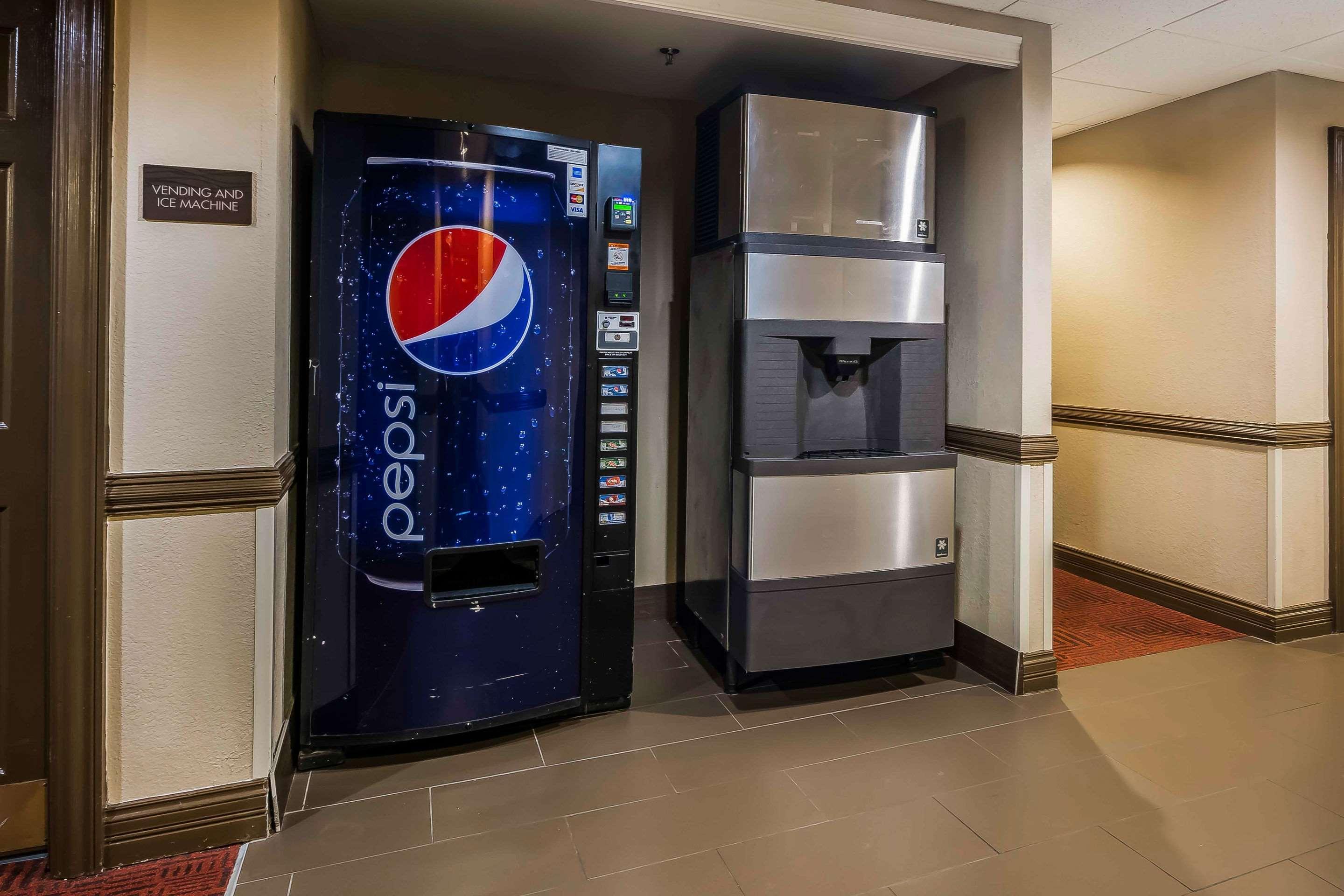 Comfort Inn&Suites near Six Flags Lithia Springs Eksteriør bilde